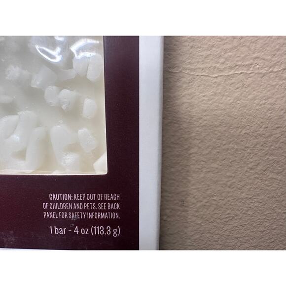 Room Essentials Wildwood Scented 4oz  Breakaway Wax Melt Bar New - Picture 4 of 8